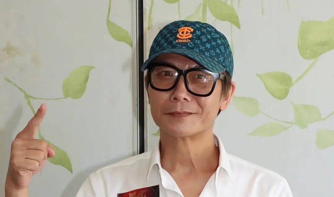 香港知名男星突然剃光头，移居广东中山，和妻子十年没有夫妻生活（组图） - 5