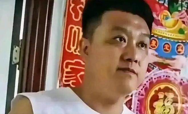 辽宁男子手持白刃杀妻子全家,民警却为他敬烟喊大哥(组图) - 17