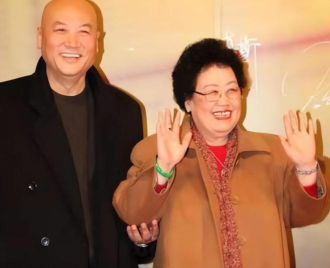 72岁“唐僧”开始卖房!和陈丽华35年感情受质疑,百亿财产成空?(组图) - 9