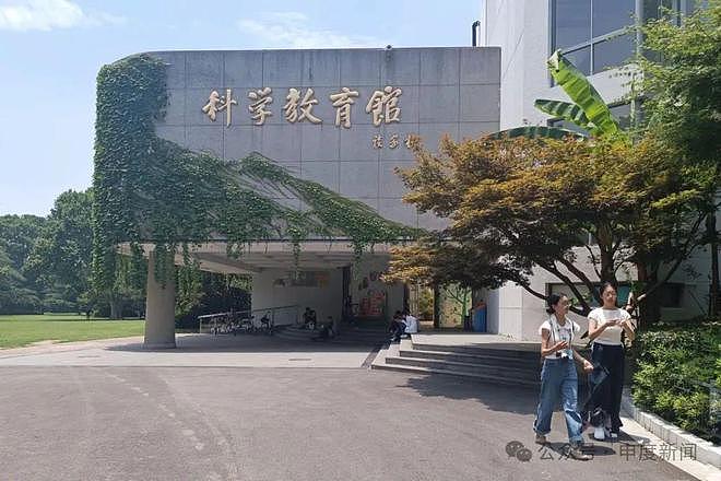 10月龄婴儿展馆内喝奶被驱赶引争议,上海动物园称做法合规(组图) - 6