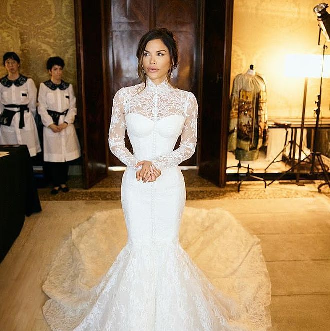 贝索斯55岁新妻谈“世纪婚礼”:我是这个世界上最幸运的女人(组图) - 6