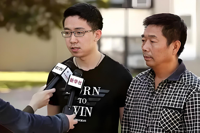 【情感】章莹颖遇难8年,男友至今未娶!一直带着她的日记,替她完成心愿、照顾家人(组图) - 8