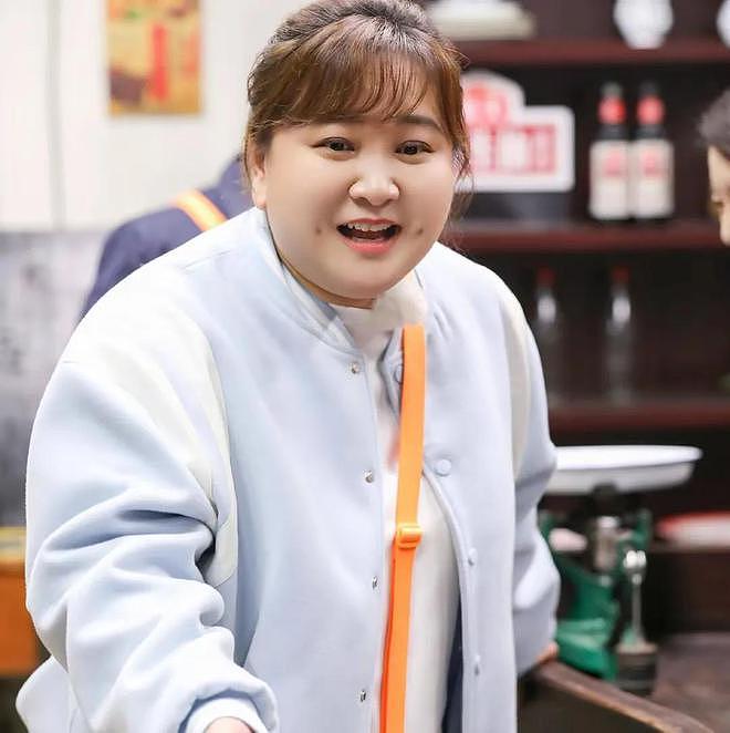 43岁贾玲近况曝光，与汪顺一起打网球，身材苗条活力满满，没复胖（组图） - 7