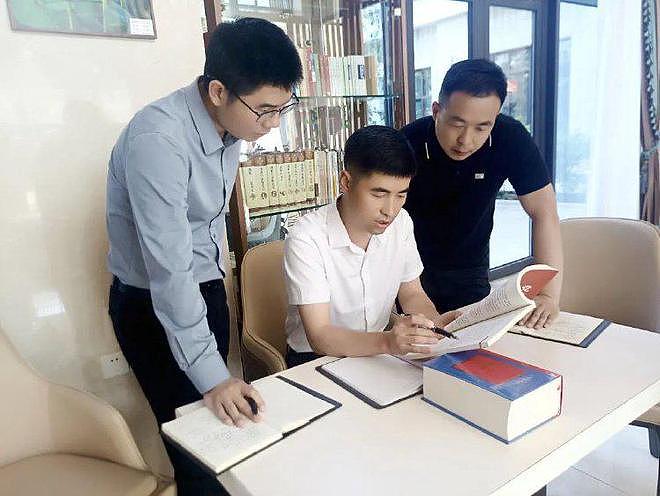 “别把事情做绝，不然断你家人一条腿”，纪检监察干部曾接到威胁电话（组图） - 1
