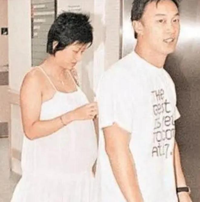 女儿出道，徐濠萦成人生赢家：“一无是处”却被宠30年，凭什么？（组图） - 27