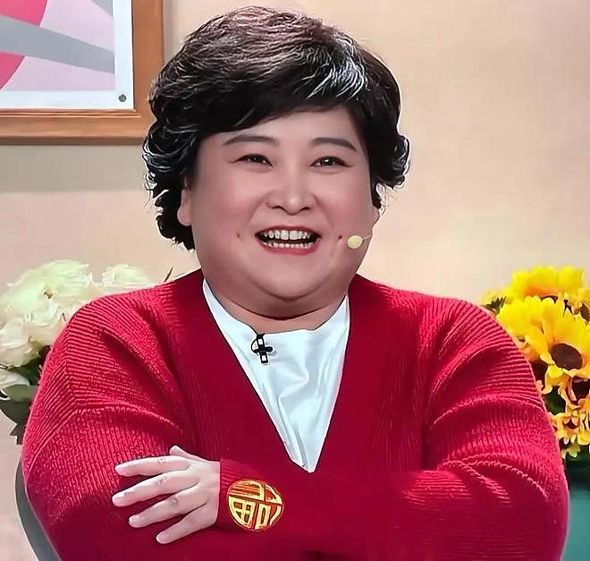 43岁贾玲近况曝光，与汪顺一起打网球，身材苗条活力满满，没复胖（组图） - 8