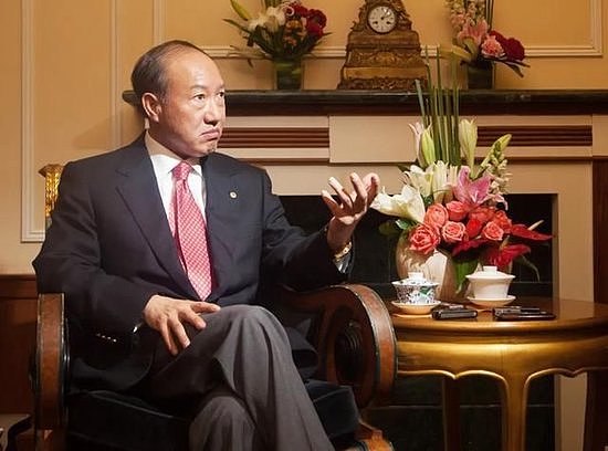 卸任两月，绿城前董事长在机场被“劝返”（组图） - 2