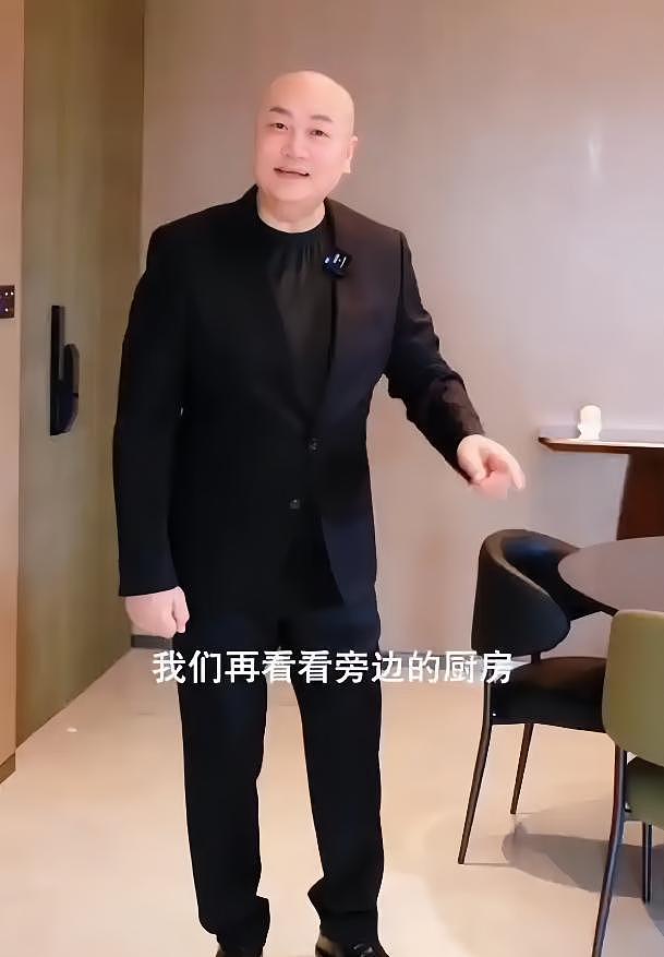 72岁“唐僧”开始卖房!和陈丽华35年感情受质疑,百亿财产成空?(组图) - 1