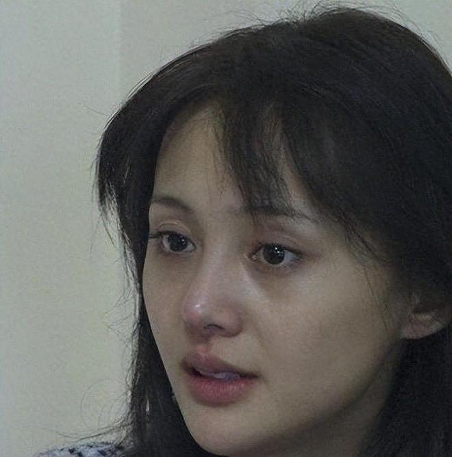 郑爽被封杀4年后，近况曝光：负债累累还不起钱，更惨的还在后面（组图） - 1