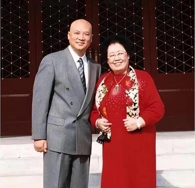 72岁“唐僧”开始卖房!和陈丽华35年感情受质疑,百亿财产成空?(组图) - 7