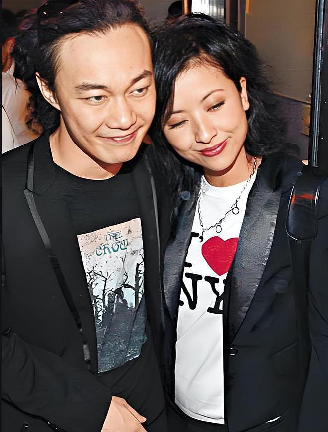 女儿出道，徐濠萦成人生赢家：“一无是处”却被宠30年，凭什么？（组图） - 4