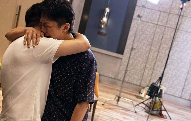 鹿晗暴瘦邓超痛哭!10亿天价违约金背后,关晓彤一举动曝光真相(组图) - 2
