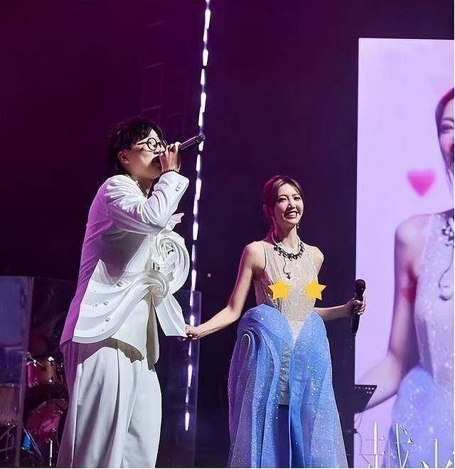 TVB女歌手演唱会穿着大胆,被指卖弄性感(组图) - 2