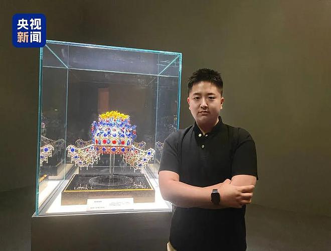 中国00后小伙做的琉璃凤冠在国博火了：接任务时闹“乌龙”（组图） - 10