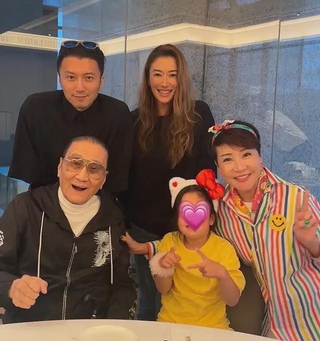 谢霆锋妹妹谢婷婷晒怀孕照片，肚子大如簸萁，孩子父亲是外国男友（组图） - 9
