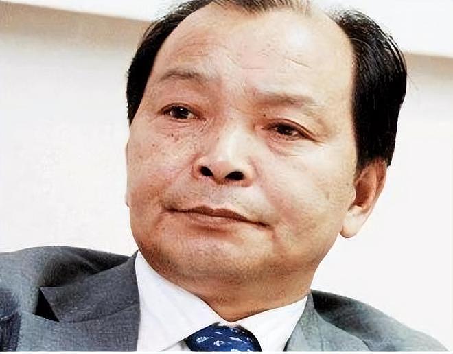 中国稀土太子爷的奢靡生活：40万一顿饭，父子联手挥霍上百亿资产（组图） - 5