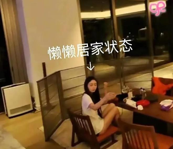 王思聪带懒懒去巴黎旅游,新发型很奇特,懒懒穿超短裙身材火辣(组图) - 9