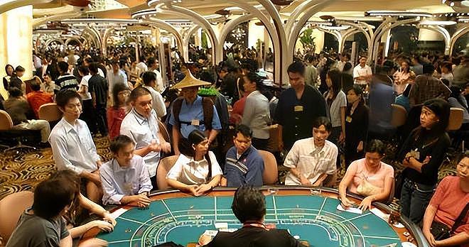 中国稀土太子爷的奢靡生活：40万一顿饭，父子联手挥霍上百亿资产（组图） - 21