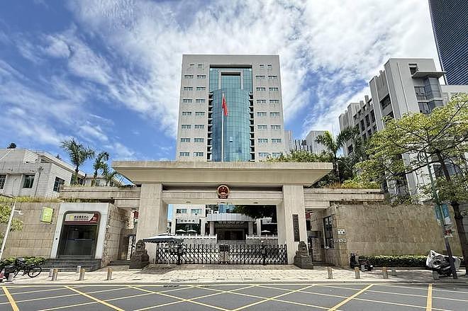 兄弟从诈骗团伙借850万后被起诉，无力偿还2400万获刑（组图） - 1
