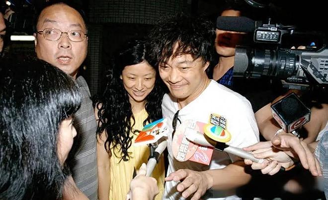 女儿出道，徐濠萦成人生赢家：“一无是处”却被宠30年，凭什么？（组图） - 6