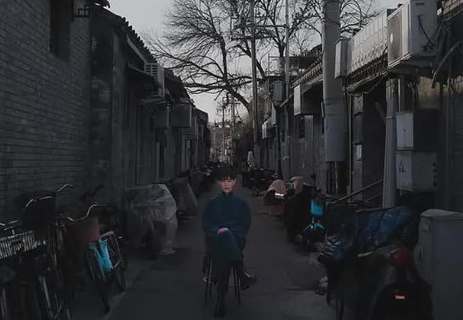 33岁邓伦被偶遇出行,独自开车拿东西,此前被曝结婚开启新生活(组图) - 19