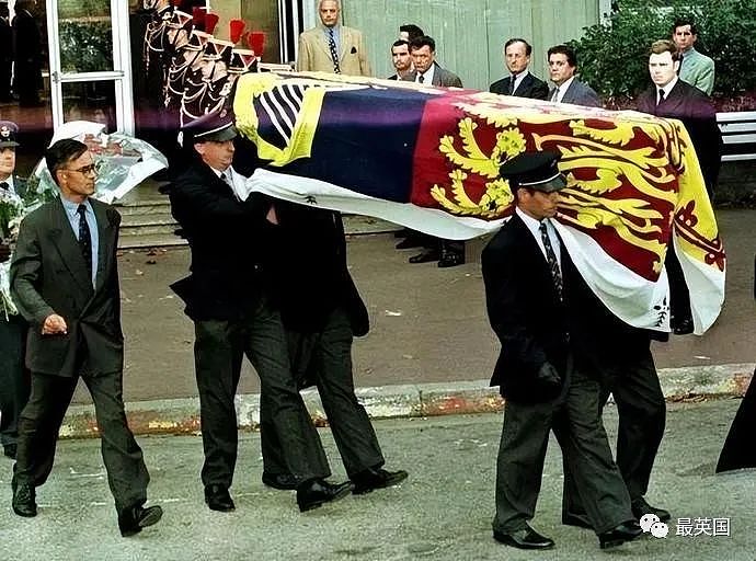 戴安娜去世后被封入635斤铅棺孤葬小岛！查尔斯举动意外了！爆英女王曾希望戴妃嫁给安德鲁王子？（组图） - 13