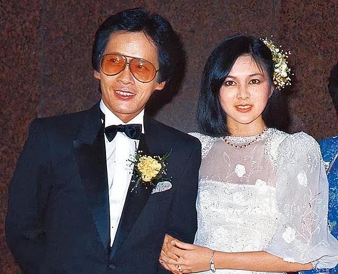 62岁关之琳近况：房子很大钱很多，以狗为伴，弟弟是她晚年的依靠（组图） - 9