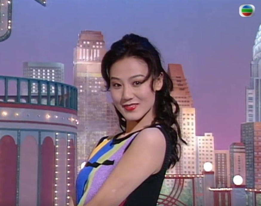 TVB“御用情妇”优雅回归，53岁颜值身材依旧在线，被称最美女配（组图） - 1