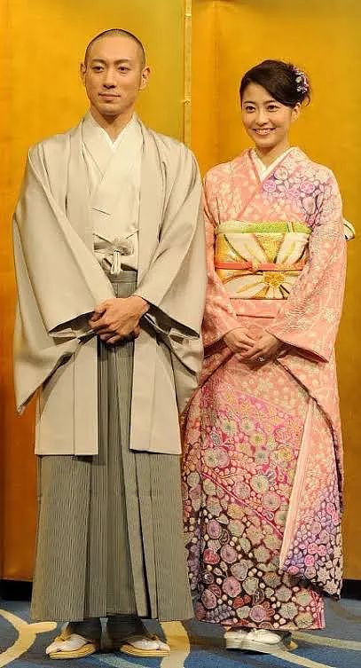 日本歌舞伎贵公子家暴妻子致骨折!事后携亲爹跪求原谅称:再打你就打款1000万(组图) - 16