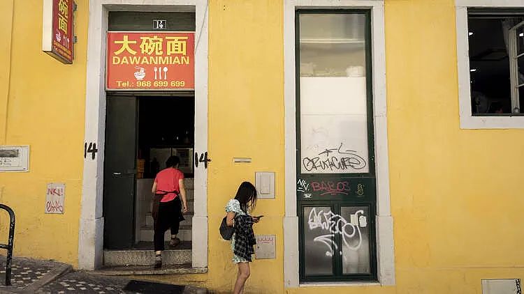 为什么欧洲最好吃的中餐馆总在红灯区?(组图) - 17