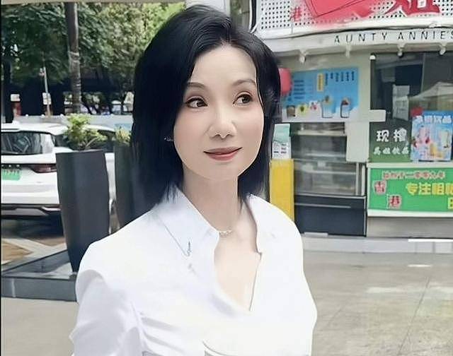 香港知名女星陷整容风波，鼻子变形容貌变化大，网友直呼认不出（组图） - 1