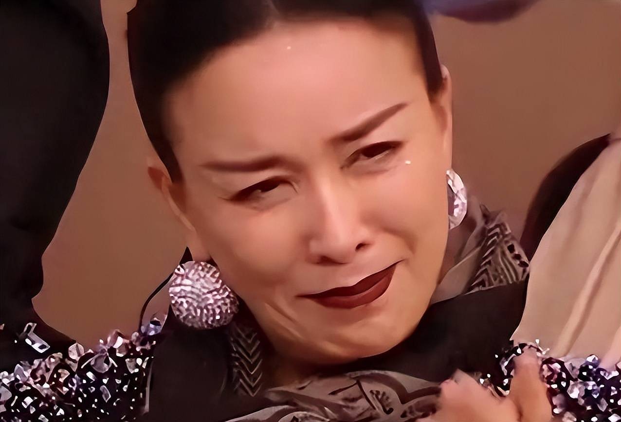 花少7路透:那英边走边提裤,陈数脸馒化严重...(组图) - 8