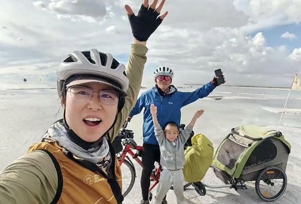 花费50万元带儿子游41国英语零进步,四川爸爸:旅行设KPI太难了(组图) - 1