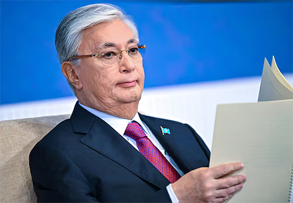 哈萨克斯坦总统签署法律：禁在公共场所蒙面（组图） - 2