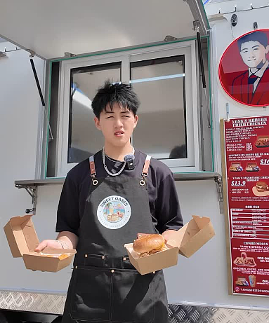 17岁“移二代”在新西兰开店，生意出圈！突然收到肯德基警告：马上改名（组图） - 9
