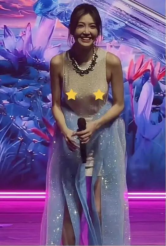TVB女歌手演唱会穿着大胆,被指卖弄性感,曾被粉丝点名耍大牌(组图) - 2