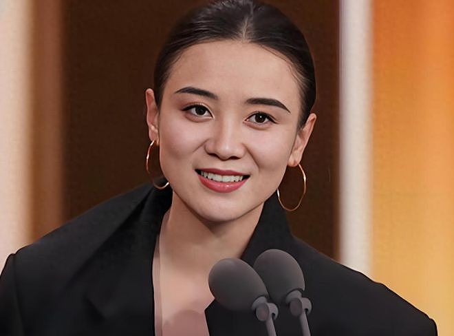 不愧是宋佳！谈帅哥、爱才子，却最终嫁给了小7岁的弟弟（组图） - 1