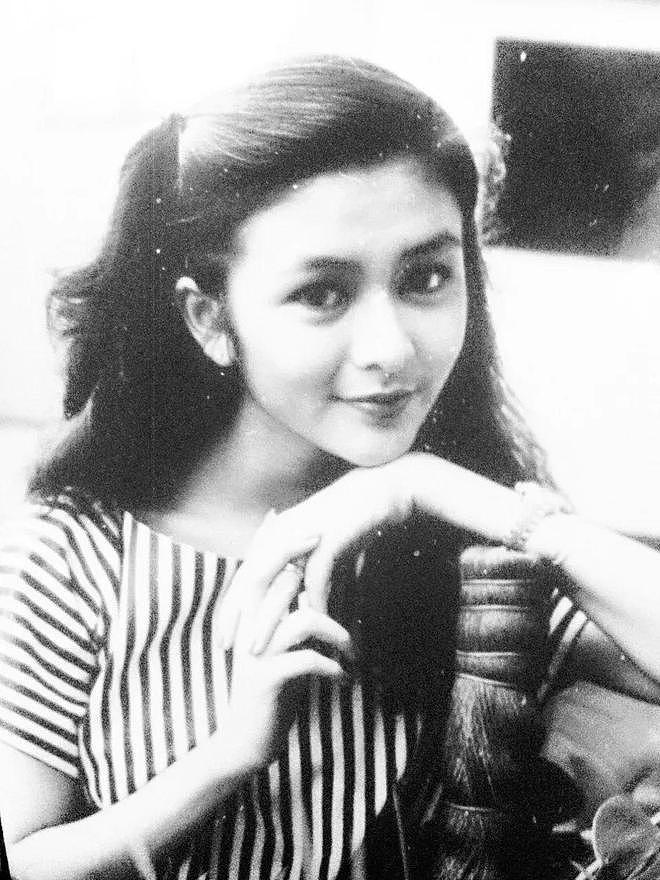 62岁关之琳近况：房子很大钱很多，以狗为伴，弟弟是她晚年的依靠（组图） - 5
