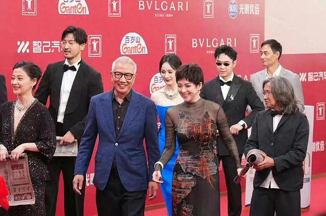 为什么赵丽颖不合群被夸,刘亦菲不合群被骂?(组图) - 2