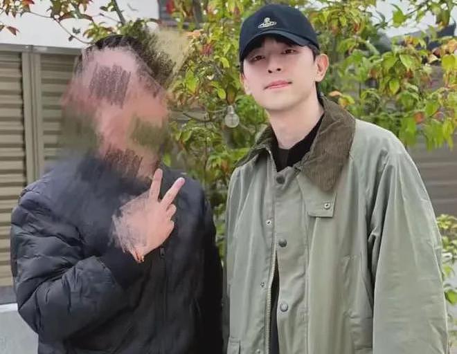 33岁邓伦被偶遇出行,独自开车拿东西,此前被曝结婚开启新生活(组图) - 14