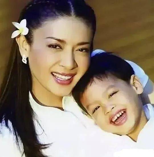 泰国王室提帮功小王子躺赢的王储路：废妃之子逆袭，野心兄弟遭逐（组图） - 5
