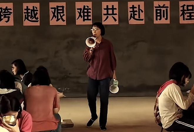 同演张桂梅，把宋佳和海清放一起，差距就出来了，没对比就没伤害（组图） - 20