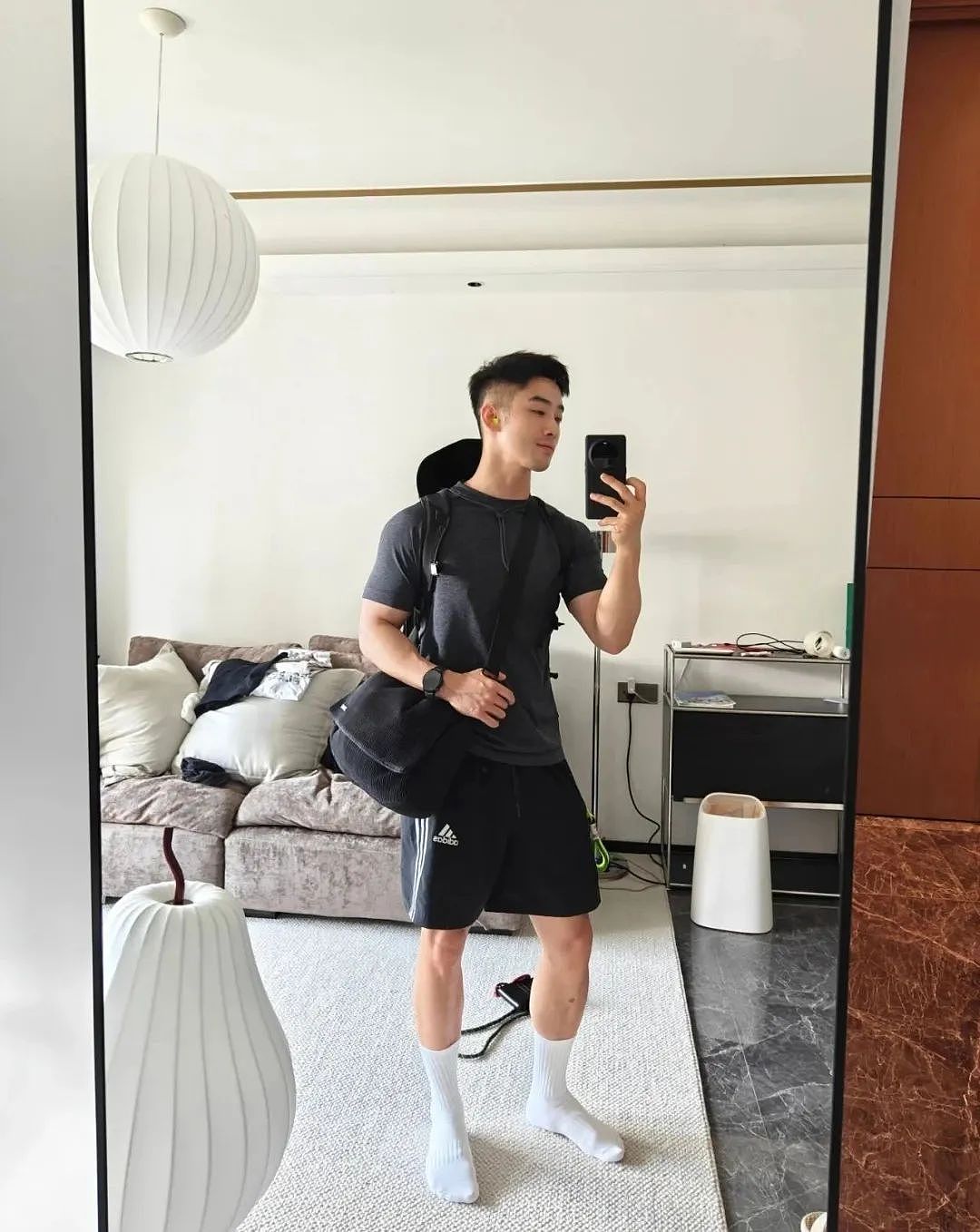 【帅哥】43岁的上海一姐张弦,现在变成这样了...(组图) - 8