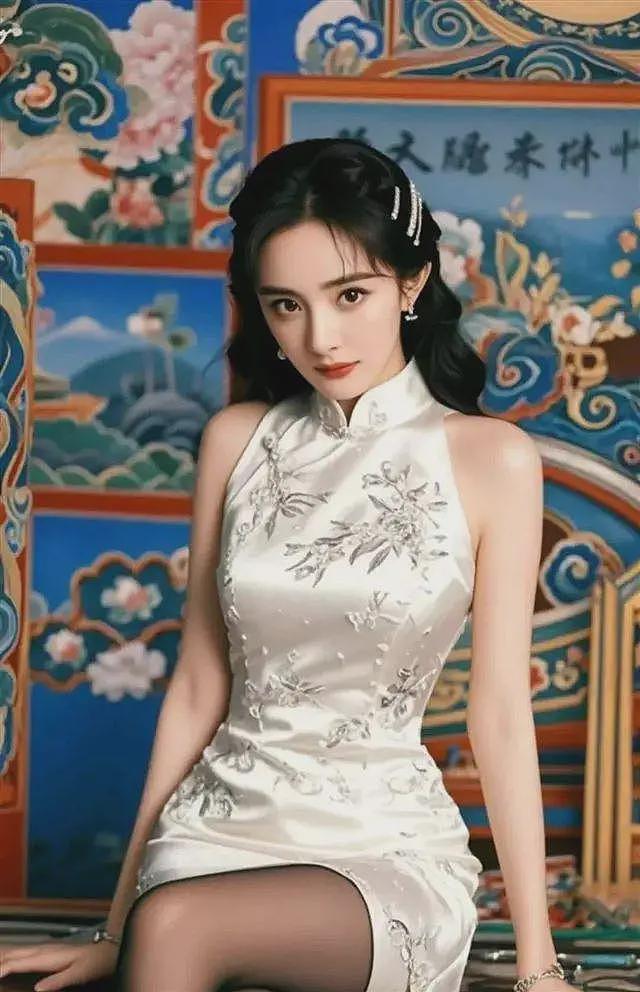 杨幂最新热搜大翻车！跟女儿小糯米雌竞，鼓吹幼态审美遭网友抵制（组图） - 34