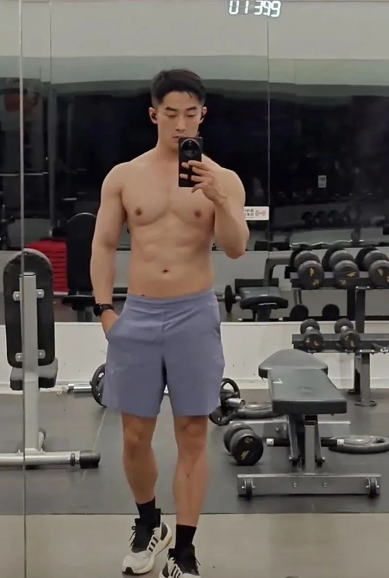 【帅哥】43岁的上海一姐张弦,现在变成这样了...(组图) - 2