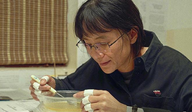 同演张桂梅，把宋佳和海清放一起，差距就出来了，没对比就没伤害（组图） - 12