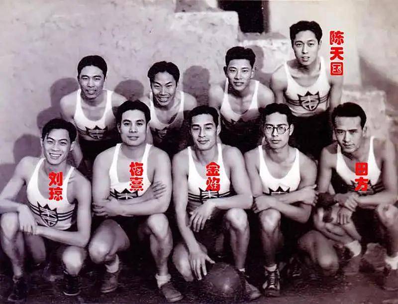 秦怡:新婚第3天就遭丈夫陈天国家暴,在防空洞里生女儿差点死去(组图) - 4
