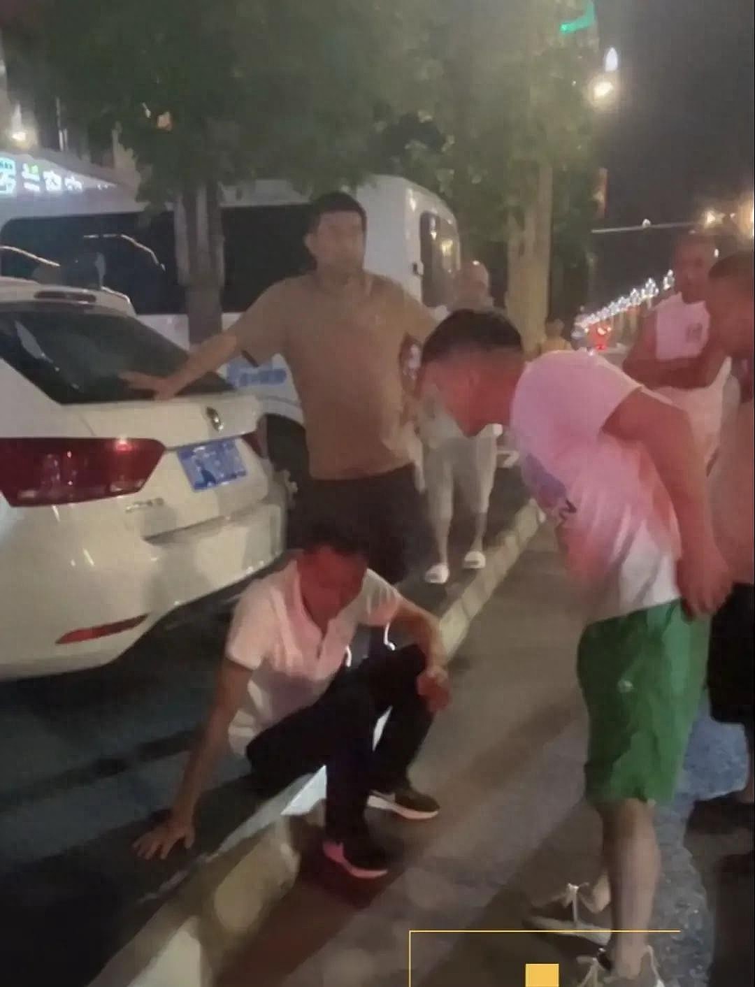男子骗12岁女孩开房后续：被打依然嚣张，身份被扒出，果然不简单（组图） - 1