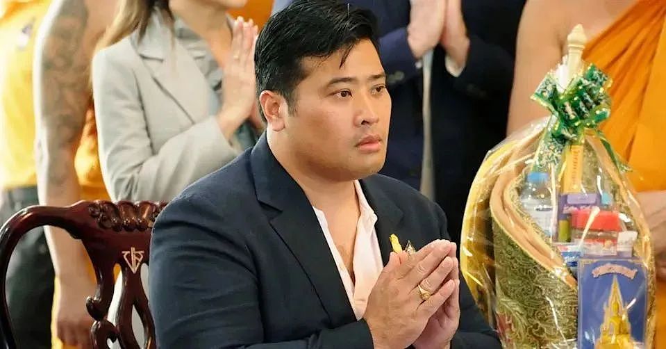 泰王室版《甄嬛》更新！流放二王子逆袭失败，被一脚踹回纽约？又流放了...（组图） - 1