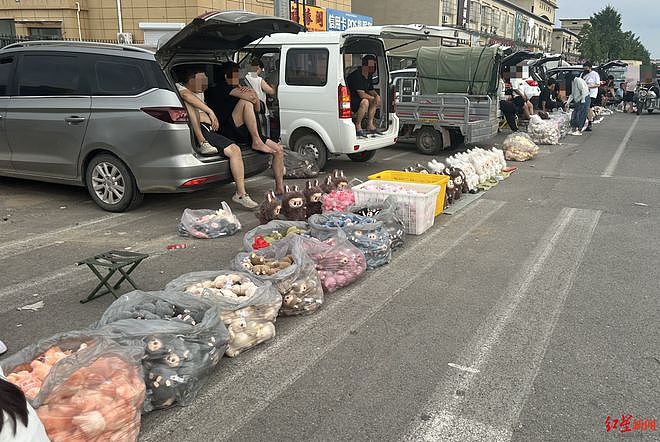 衡水盗版LABUBU大集“就像卖菜一样摆摊卖”，官方回应（组图） - 2